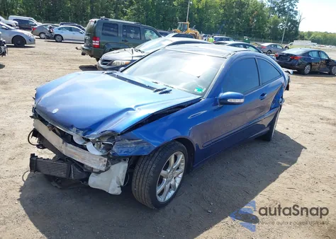 2004 Mercedes-Benz C 230 Kompressor Sport z USA, uszkodzony, nr VIN WDBRN40J94A569159